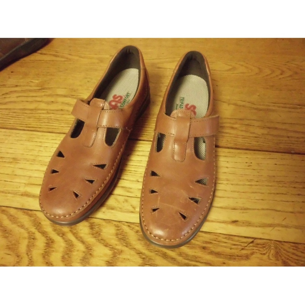 SAS Brown Leather Cut-Out Sandals